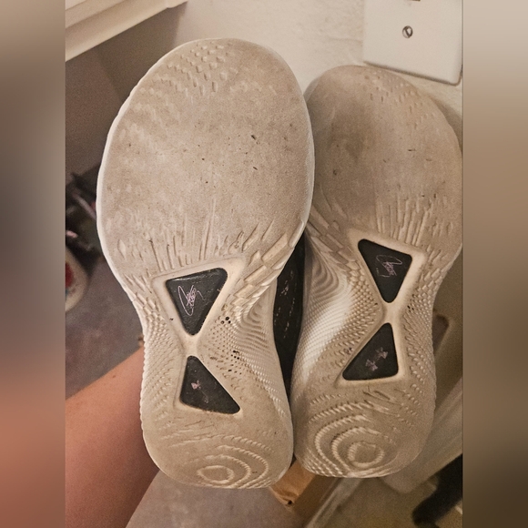 Under Armour Steph Curry 9 Flow Count It UA Sesame St 3024248-002 Size 4 Youth - Picture 7 of 9